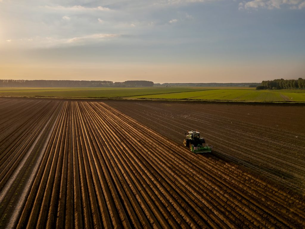 Gestão digital e negociação B2B no campo agrícola